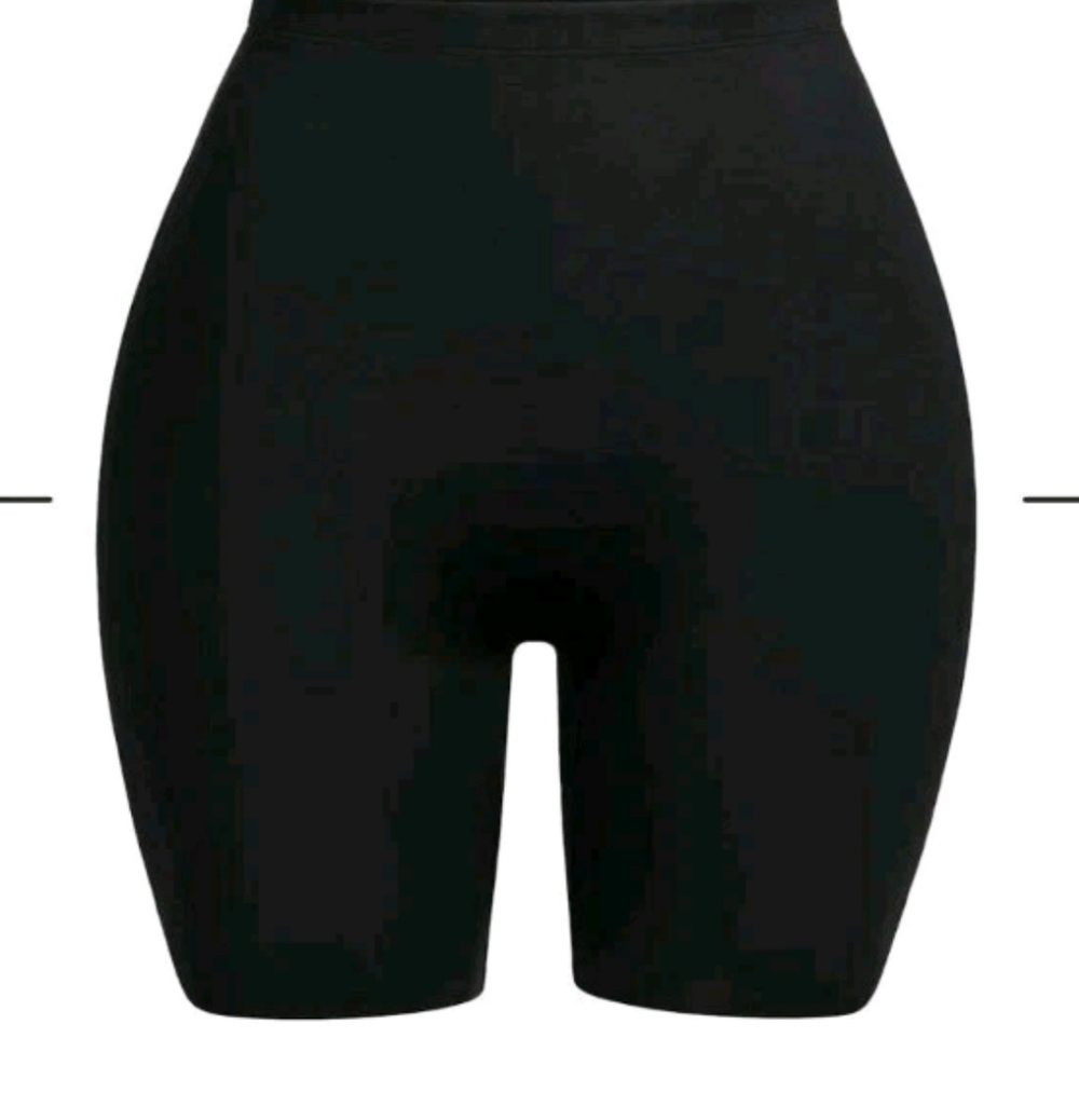 $108 Skims Body Hip Enhancing Padded Mid Thigh Short Large - Picture 4 of 7